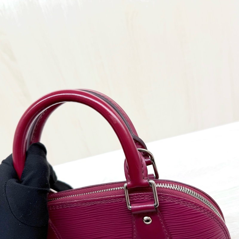 LV紫紅色EPI牛皮銀扣ALMA BB手提側背貝殼包/M50631-11