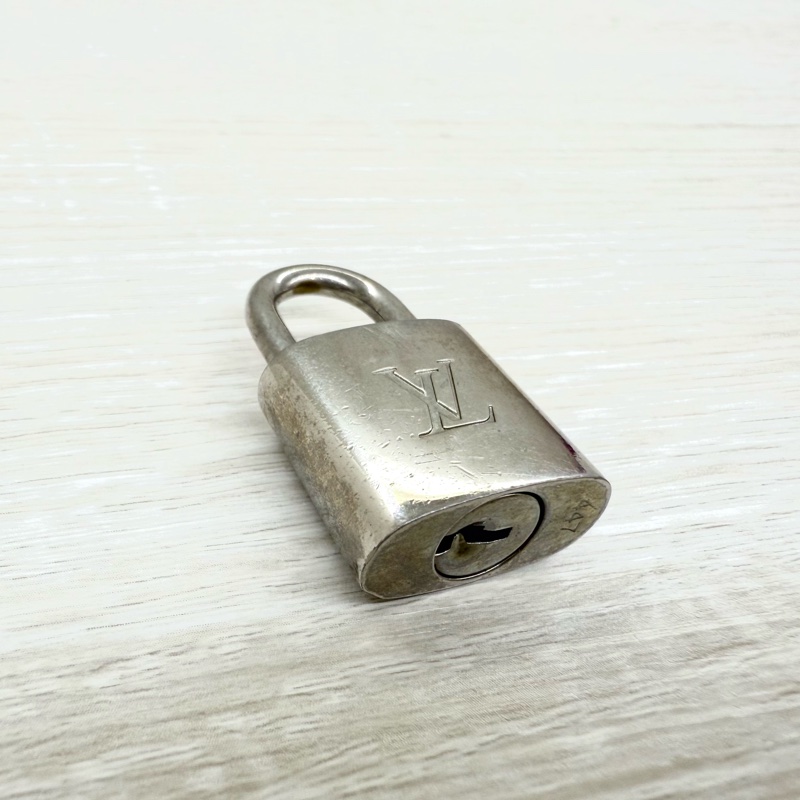 LV紫紅色EPI牛皮銀扣ALMA BB手提側背貝殼包/M50631-14