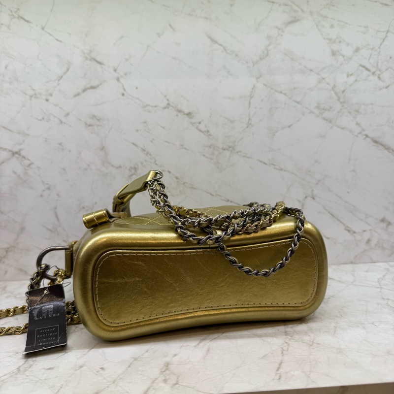 CHANEL 香檳金小款流浪包-4