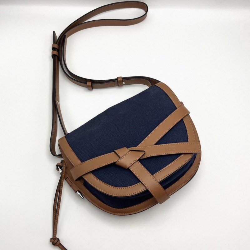 LOEWE焦糖牛仔馬鞍肩背斜背包23*19*10 98新配件塵袋-2