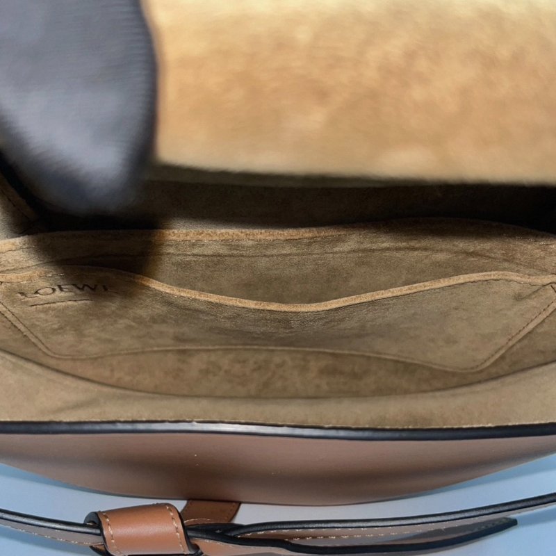 LOEWE焦糖牛仔馬鞍肩背斜背包23*19*10 98新配件塵袋-5