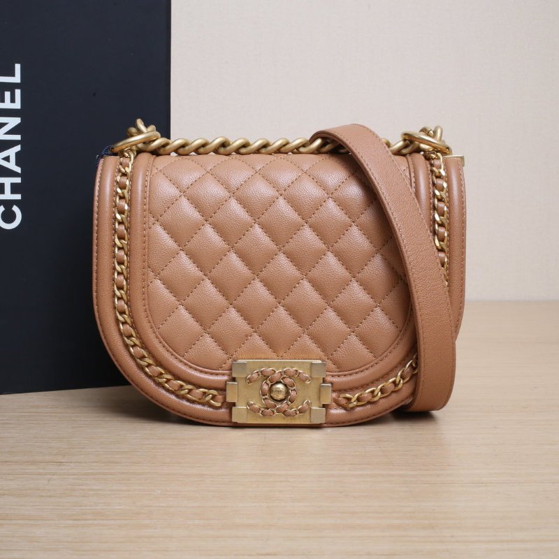CHANEL 棕色荔枝牛皮晶片開金扣Leboy馬鞍包18肩背包-0