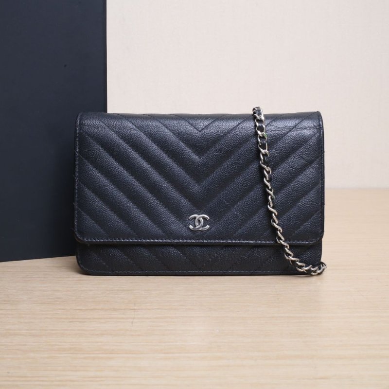 CHANEL CFWOC1925開黑色荔枝牛皮銀扣肩背包-0