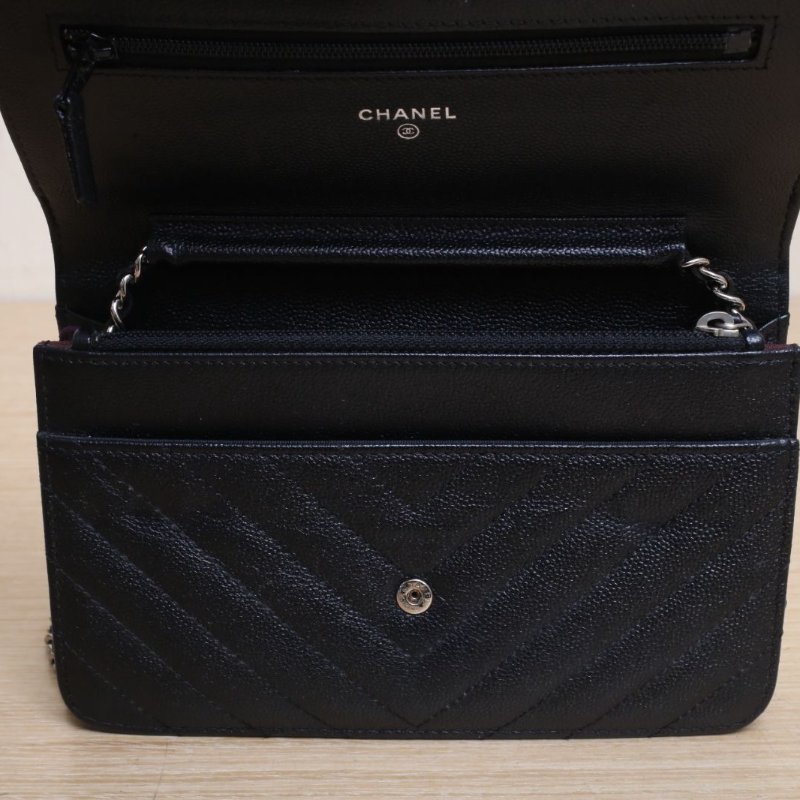 CHANEL CFWOC1925開黑色荔枝牛皮銀扣肩背包-2