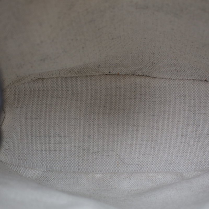 MIU MIU 黑色羊皮金扣新款抽繩水桶包小福袋肩背包-2