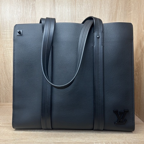LV 黑牛皮Takeoff托特包M57308