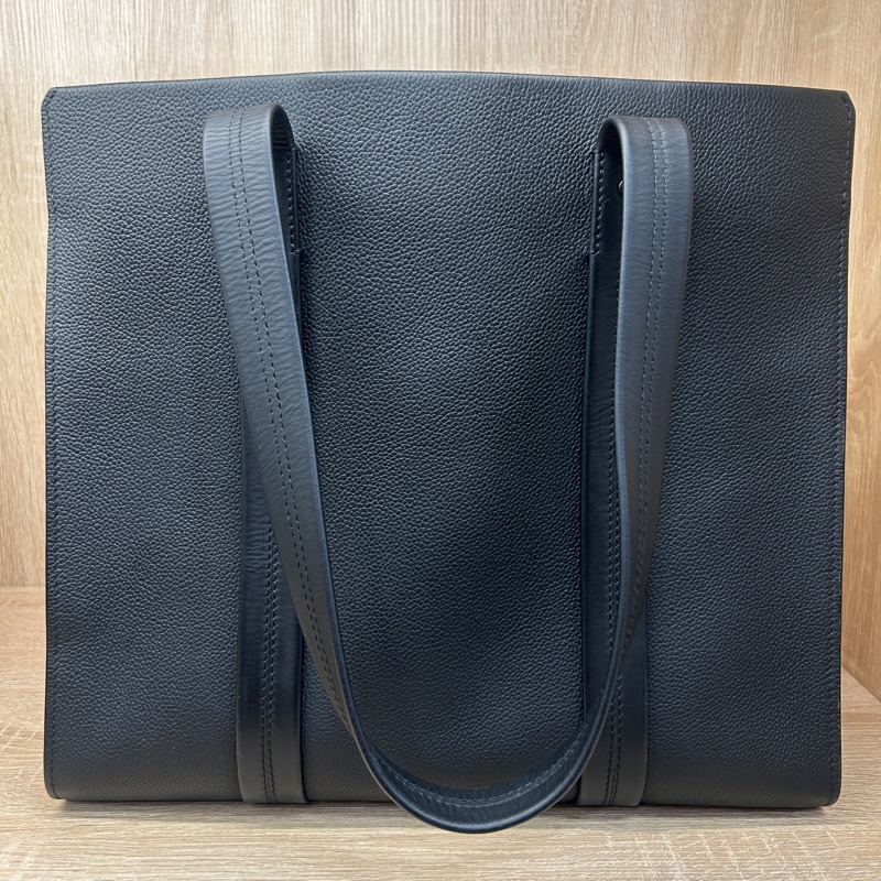 LV 黑牛皮Takeoff托特包M57308-2