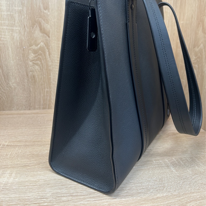 LV 黑牛皮Takeoff托特包M57308-3