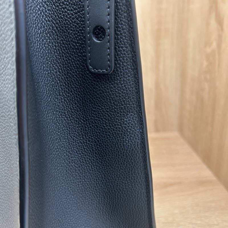 LV 黑牛皮Takeoff托特包M57308-7