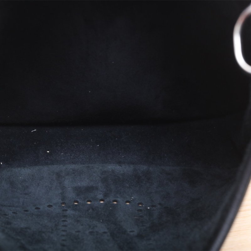 HERMES Evelyne小號2989黑色TC皮W刻銀扣肩背包-2