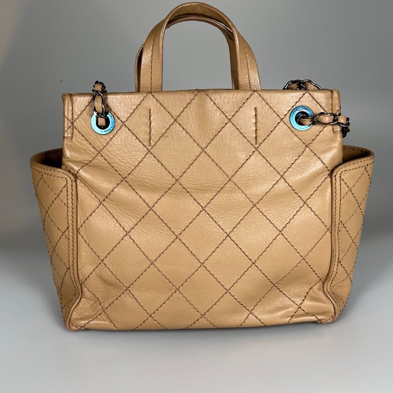 CHANEL 粗菱格紋小托特包 膚色21開-1