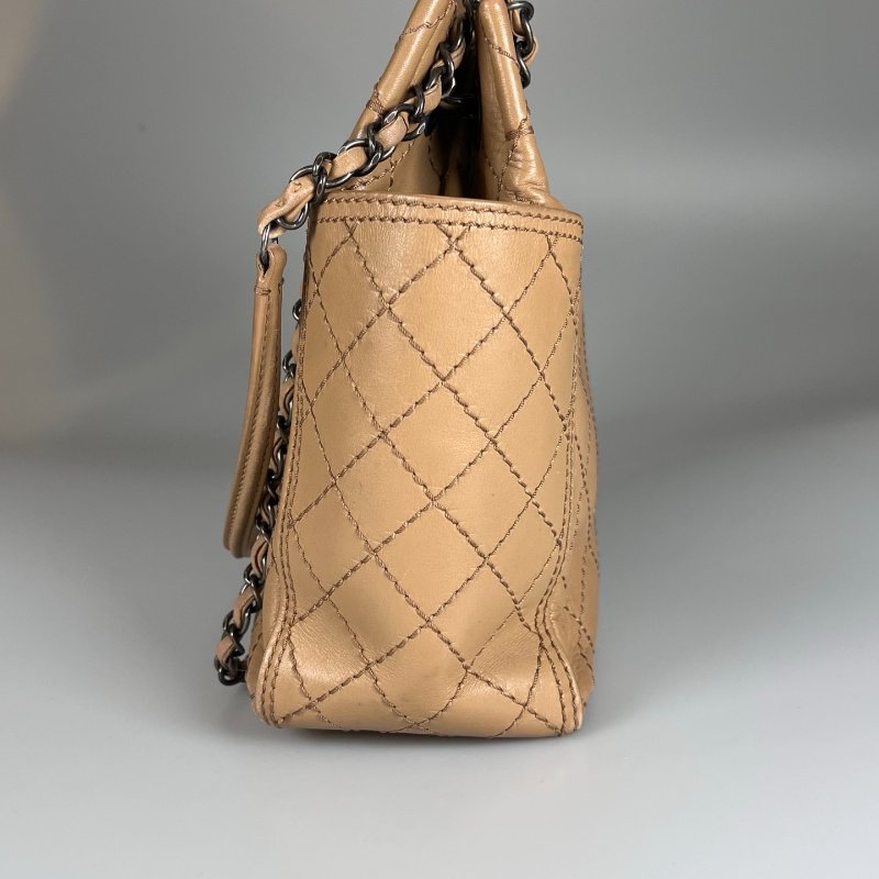 CHANEL 粗菱格紋小托特包 膚色21開-3