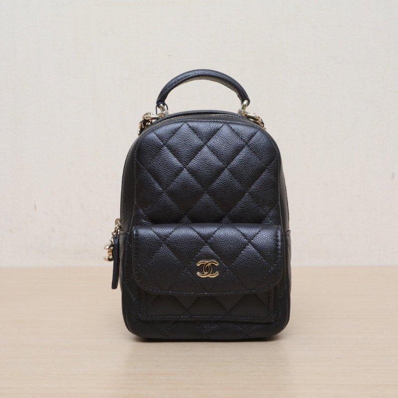 CHANEL 24C手提前口袋雙肩包13黑色荔枝牛皮鐳射標金扣肩背包-1