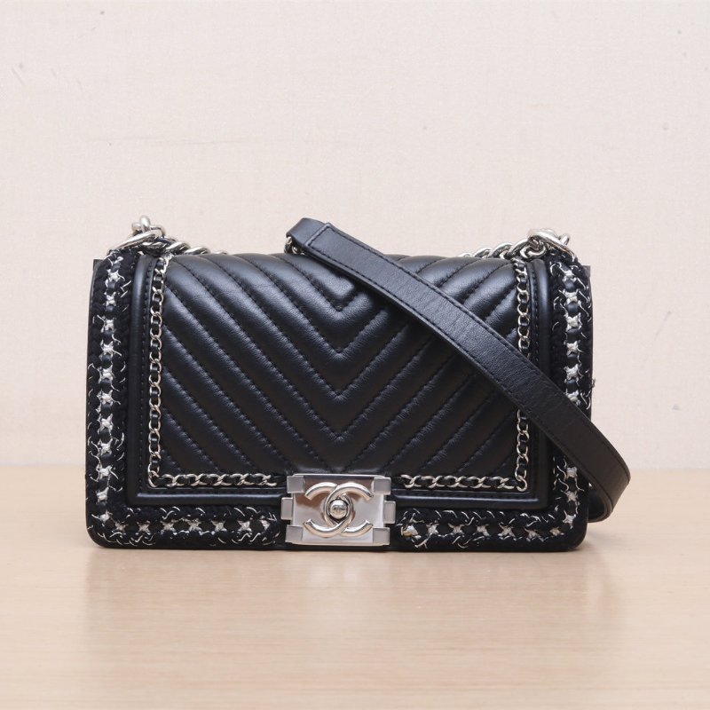 CHANEL Leboy中號25黑色牛皮24開銀扣V紋/皮穿鏈滾邊肩背包-1