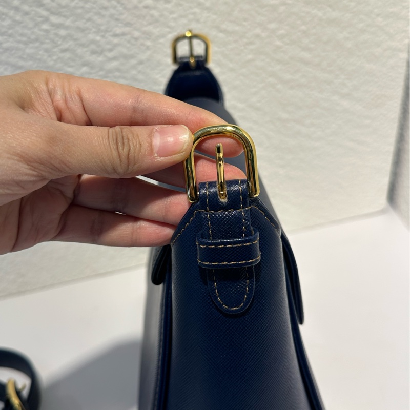 Valentino Garavani bag-10