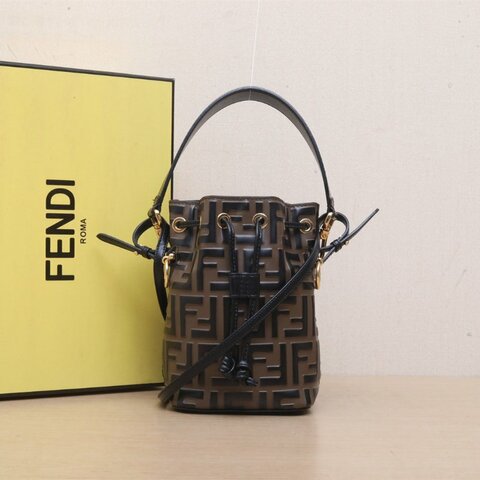 FENDI MONTRESOR迷你水桶包牛皮金扣老花肩背包