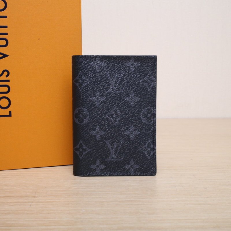 LOUIS VUITTON 老花PVC晶片黑色護照夾肩背包-0