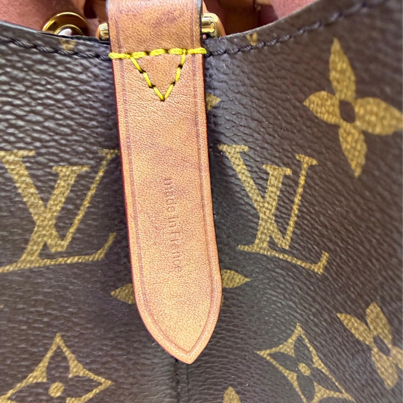 Louis Vuitton NéoNoé MM Monogram 帆布水桶包。-7