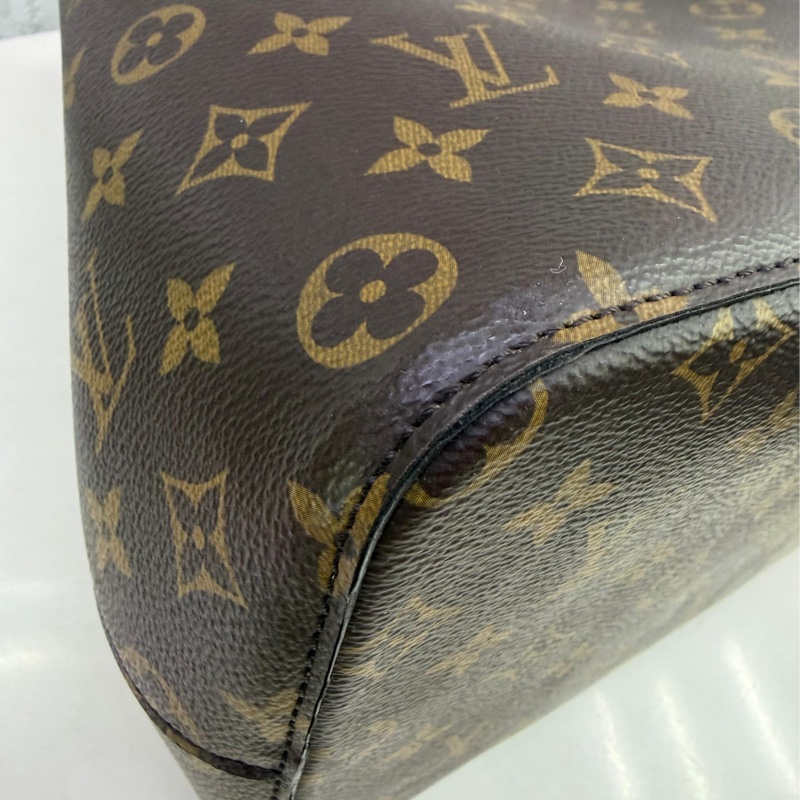 Louis Vuitton NéoNoé MM Monogram 帆布水桶包。-13