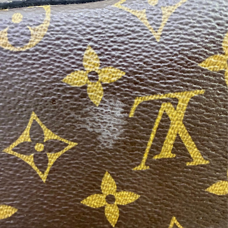 Louis Vuitton NéoNoé MM Monogram 帆布水桶包。-16