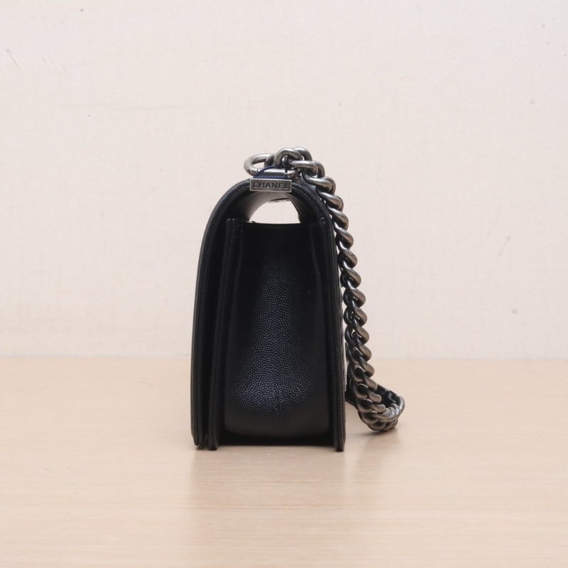 CHANEL Leboy中號25黑色荔枝牛皮晶片開銀扣菱格紋肩背包-4