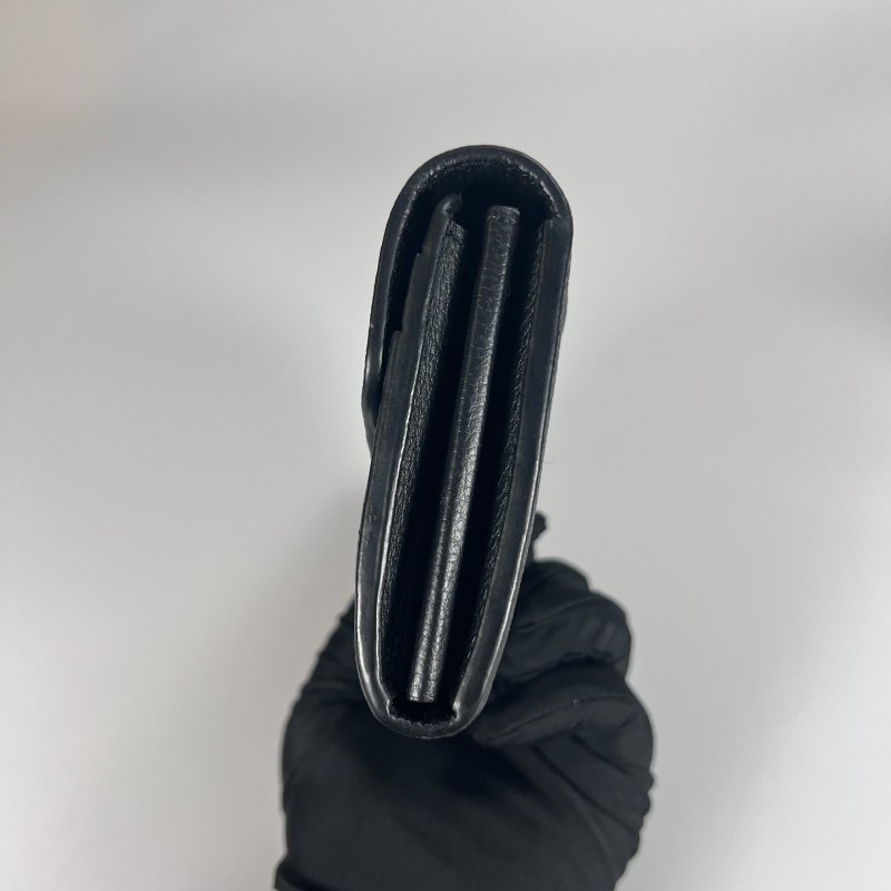 LV M80496/晶片款 Sarah黑壓紋信封掀蓋長夾-2