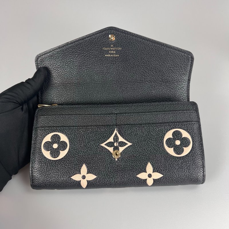 LV M80496/晶片款 Sarah黑壓紋信封掀蓋長夾-4