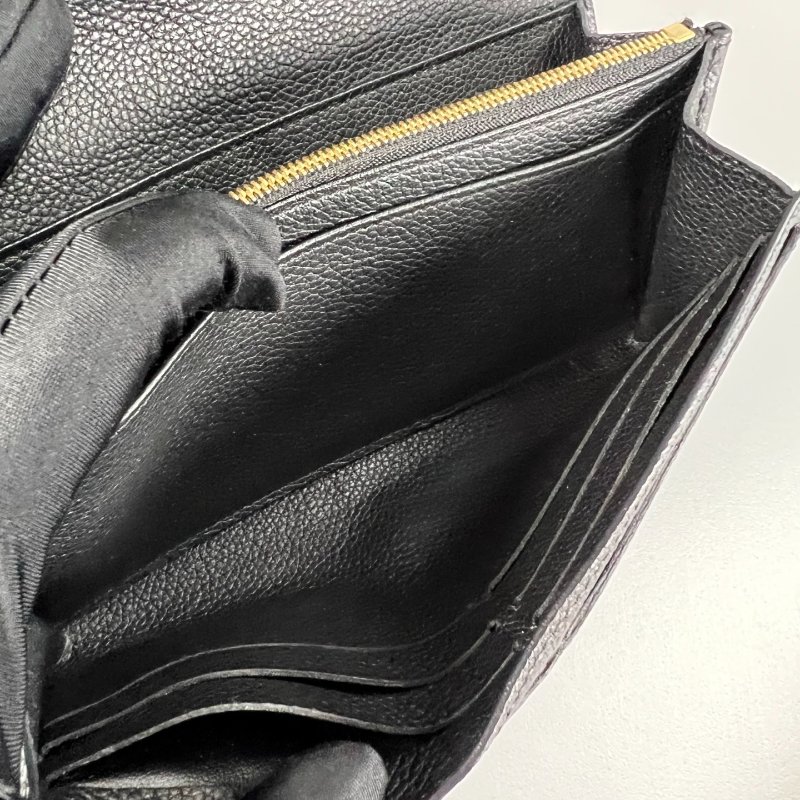 LV M80496/晶片款 Sarah黑壓紋信封掀蓋長夾-7