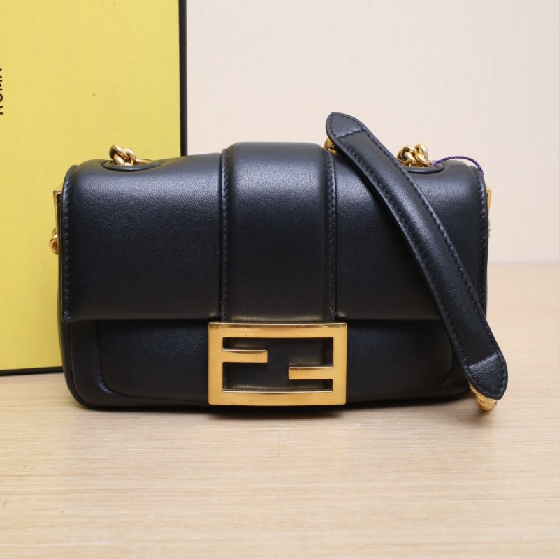 FENDI Baguette法棍包Mini黑色羊皮肩背包-0