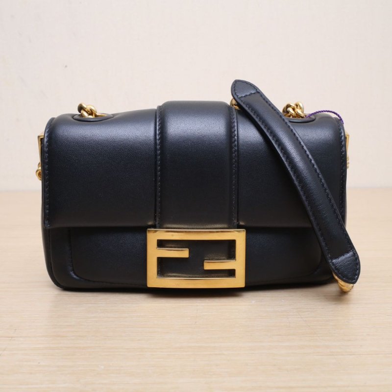 FENDI Baguette法棍包Mini黑色羊皮肩背包-1