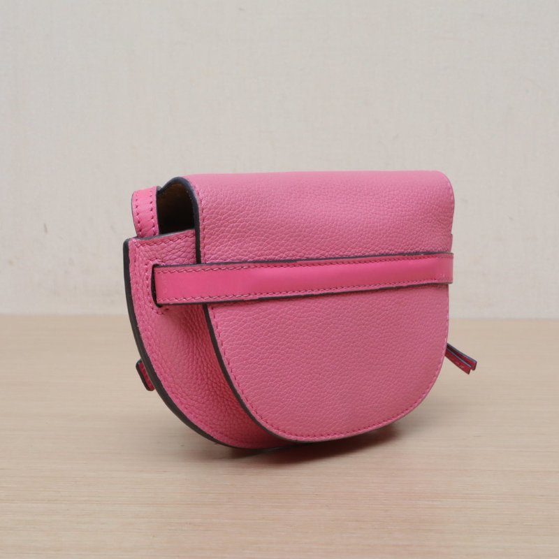 LOEWE Gate馬鞍斜跨包MINI玫紅牛皮肩背包-4