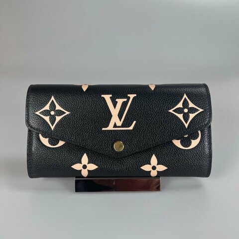LV M80496/晶片款 Sarah黑壓紋信封掀蓋長夾