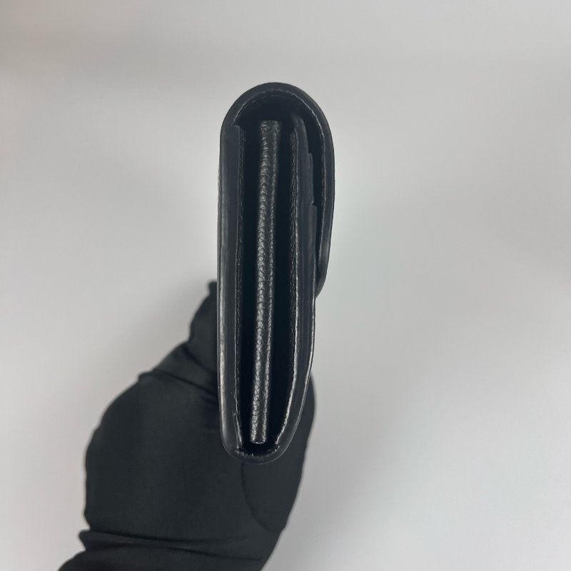 LV M80496/晶片款 Sarah黑壓紋信封掀蓋長夾-2