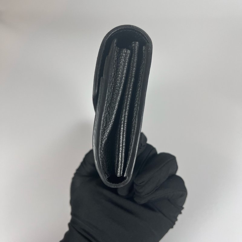 LV M80496/晶片款 Sarah黑壓紋信封掀蓋長夾-3