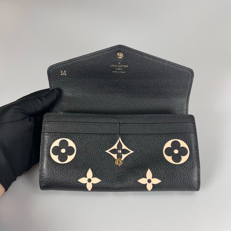 LV M80496/晶片款 Sarah黑壓紋信封掀蓋長夾-4