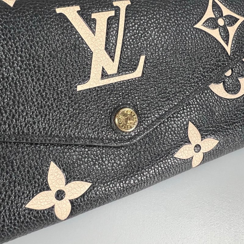 LV M80496/晶片款 Sarah黑壓紋信封掀蓋長夾-9