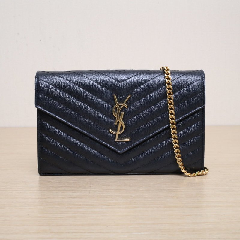 SAINT LAURENT CASSANDRA信封鏈條包22MATELASSV紋黑色荔枝牛皮金扣肩背包-1