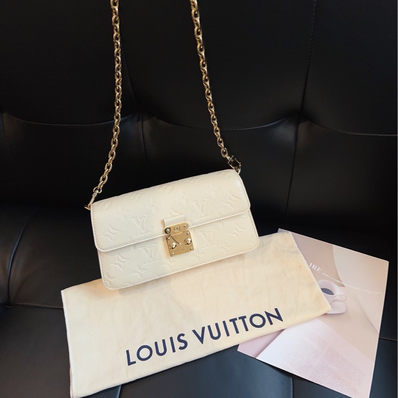【99新🆕部分膜】LV Wallet On Chain Metis 奶白色 全皮壓花郵差鏈條包斜挎包 單肩包-6