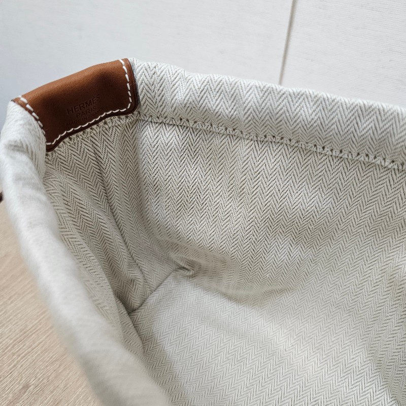 [好物出清❣️] Hermes 米白帆布Fourbi20收納化妝包-12