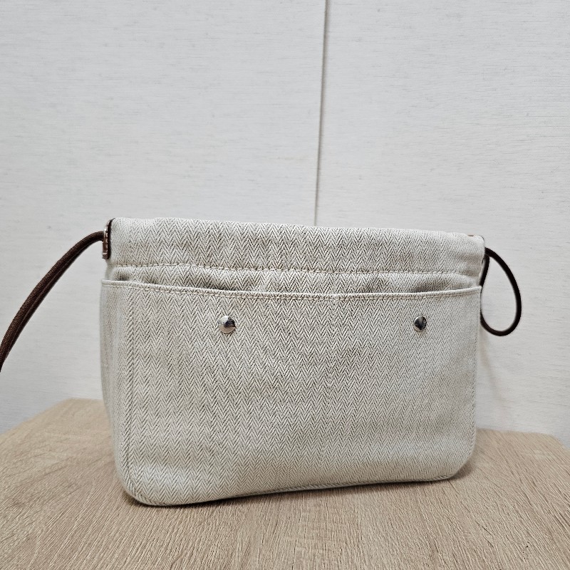 [好物出清❣️] Hermes 米白帆布Fourbi20收納化妝包-20