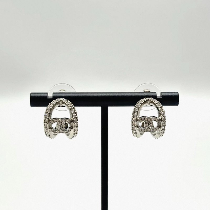 CHANEL 經典雙C滿鑽半圓鏤空耳環 98新-0