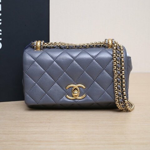 CHANEL 灰色羊皮晶片開金扣瀑布鏈條小mini斜挎包肩背包