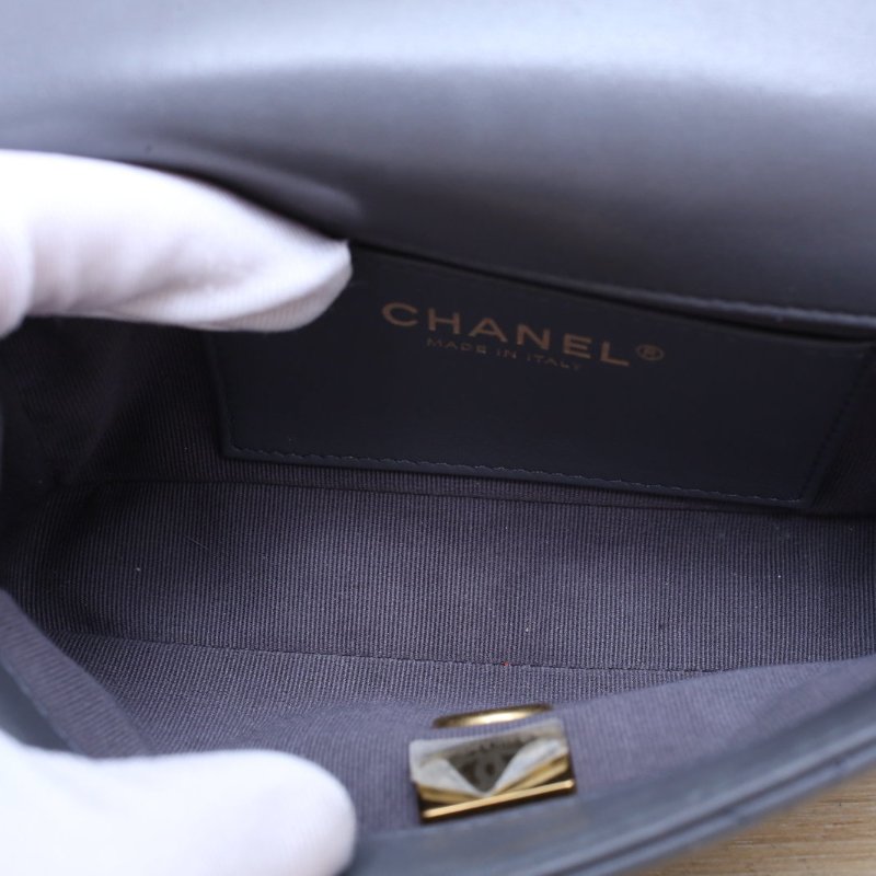 CHANEL 灰色羊皮晶片開金扣瀑布鏈條小mini斜挎包肩背包-3