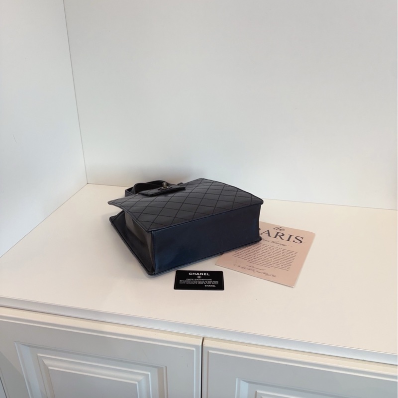 ❤️Chanel 中古黑色外縫線 竪版菱格手提包 小琴譜設計 兩側圓環可加肩帶斜挎 包型立挺 日常收納足夠-4