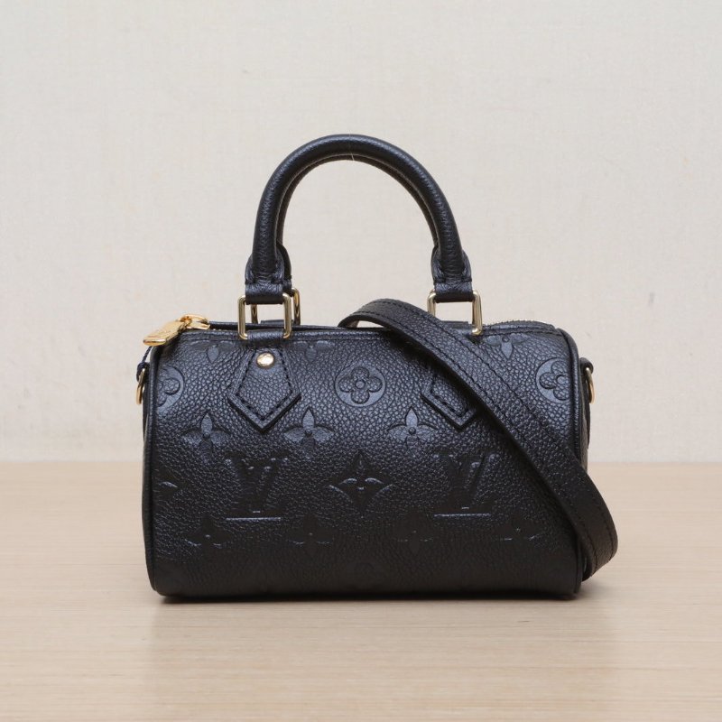 LOUIS VUITTON 黑色牛皮晶片SpNano16可拆卸肩帶壓紋肩背包-1