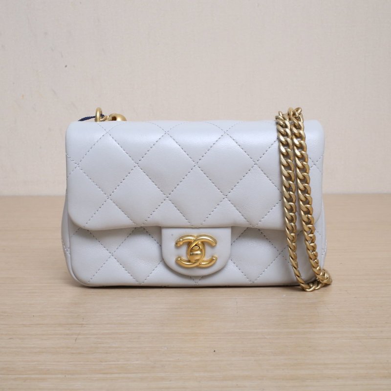 CHANEL 灰色羊皮晶片開金扣25CCF口蓋包19愛心金球肩帶肩背包-1