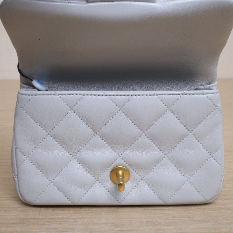 CHANEL 灰色羊皮晶片開金扣25CCF口蓋包19愛心金球肩帶肩背包-2