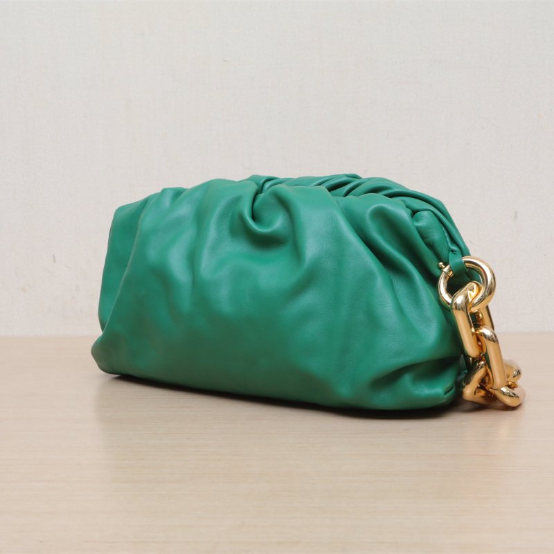 BOTTEGA VENETA Pouch雲朵包TheChain粗鏈條單肩包綠色牛皮金扣肩背包-3