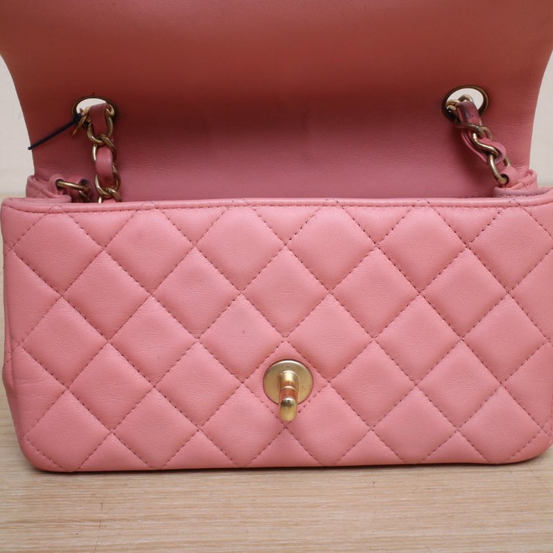 CHANEL CF口蓋包大Mini20粉色羊皮27開金扣肩背包-2