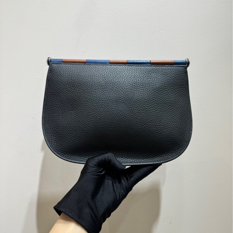 【99❤️】Hermes Sac Saut 25 黑色銀扣 tc皮 D刻  斜挎包單肩包-4
